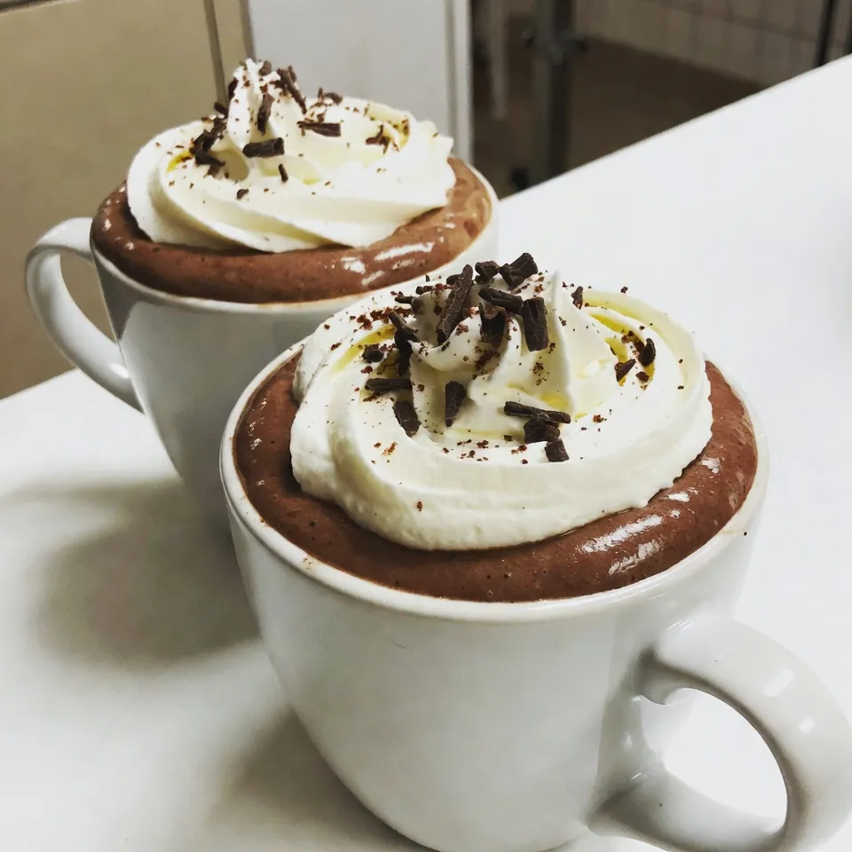 Delicious Baileys Hot Chocolate Cozy Winter Treat
